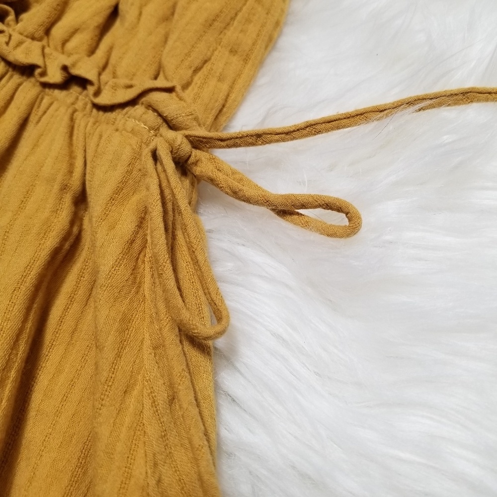 ❌SOLD❌Moon River Yellow Embroidered Ruffle Top Sm - Picture 3 of 8